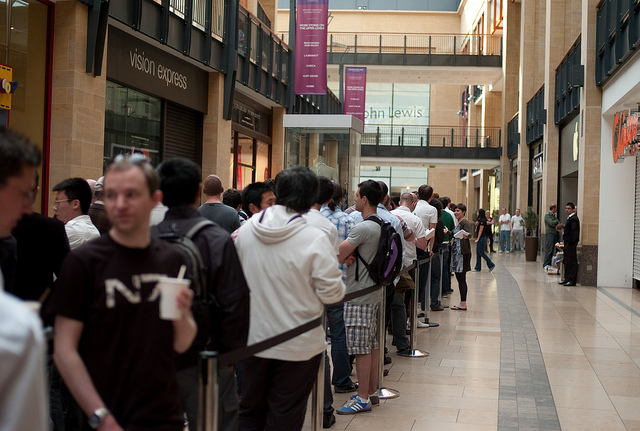 Queue for the Apple 4